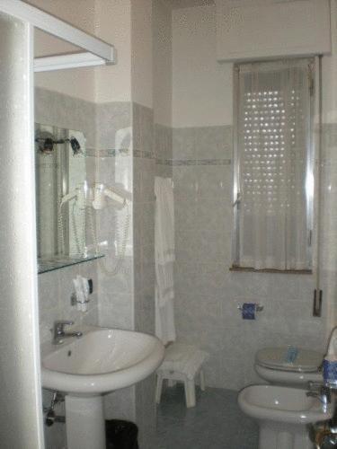 Hotel Lincoln Чинизело Балсамо Екстериор снимка